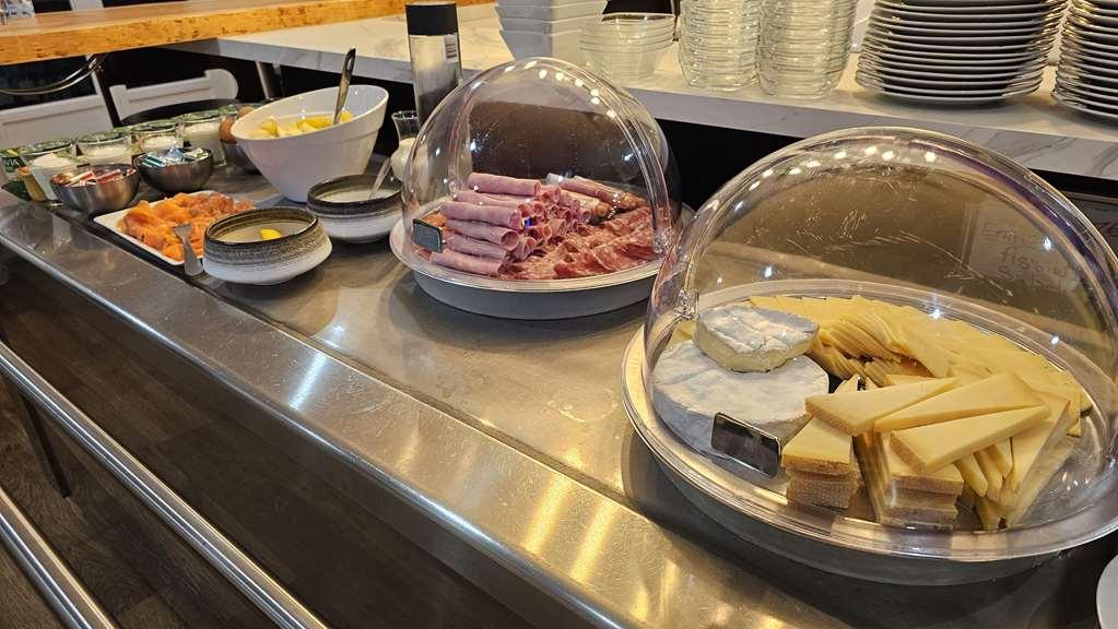 Brit Hotel Plaisance A9/A61 ناربون المطعم الصورة