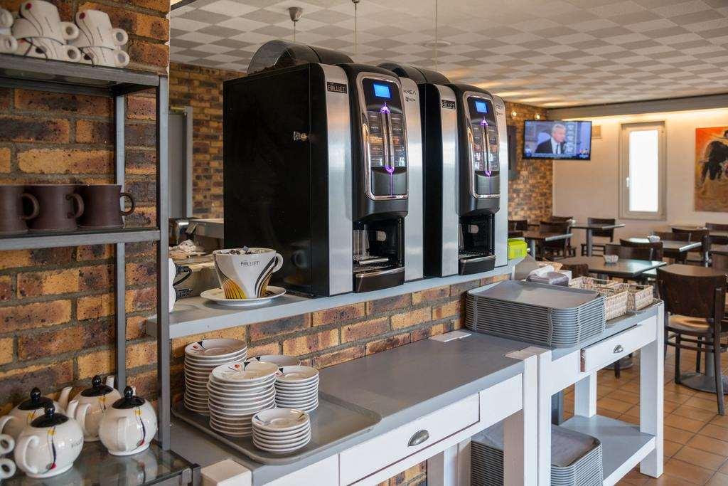 Brit Hotel Plaisance A9/A61 ناربون المطعم الصورة